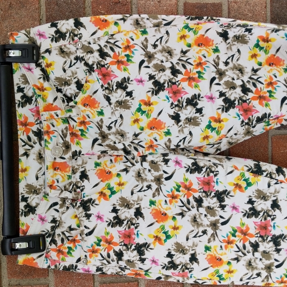 Floral Pants - Picture 3 of 11